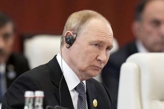 NATO jest w stanie wojny z Rosją. To oczywiste. Kreml grozi odpowiedzią