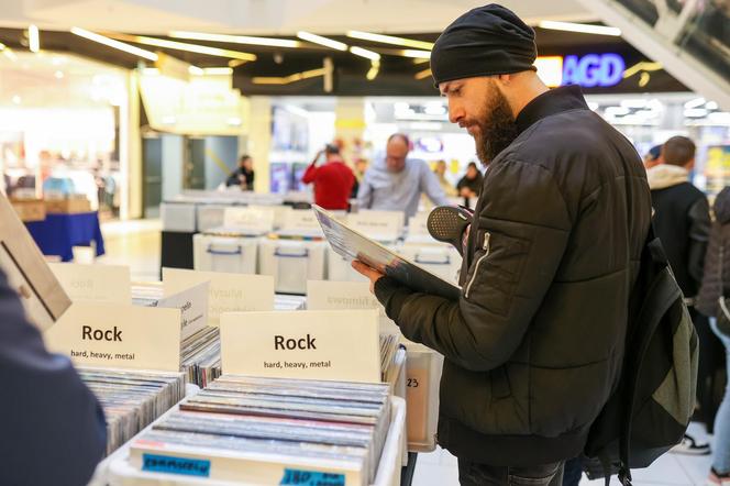 Przyszli do Galerii Katowickiej po unikatowe winyle. Przez dwa dni można było znaleźć muzyczne perełki