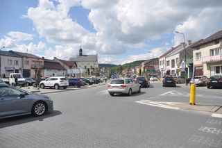 Nowa Słupia - rynek i ulica Świętokrzyska. Wiosna 2025