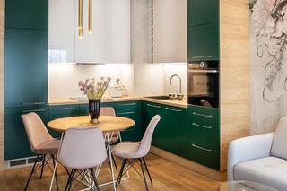 36-metrowe mieszkanie w kobiecym stylu
