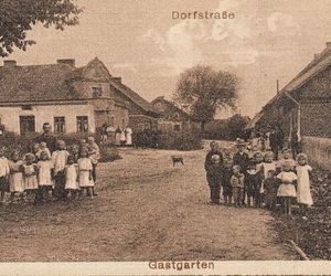 Malownicza gmina pod Olsztynem przyciąga tłumy turystów. Tak dawniej wyglądała