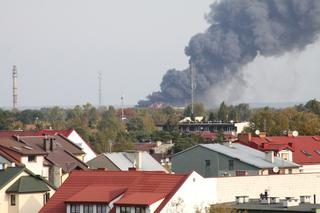 Pożar w Legionowie - ZDJĘCIA: Płonie hala z tworzywami sztucznymi przy ul. Sikorskiego