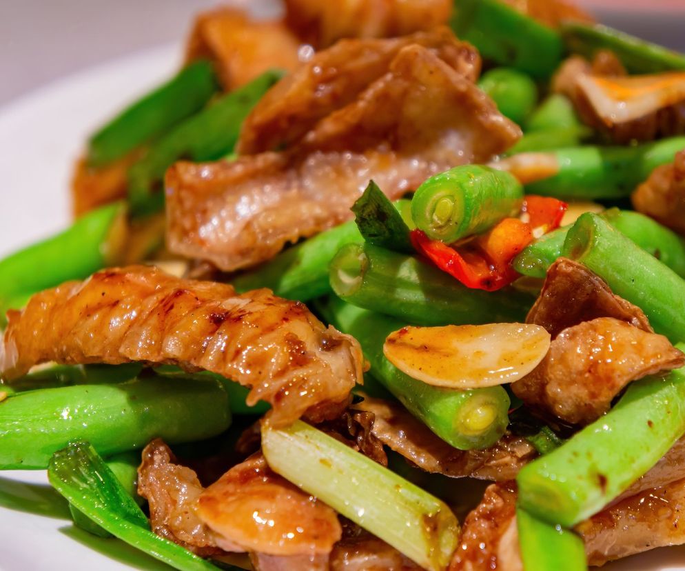 Wieprzowina duszona z warzywami - pokochasz jej smak!