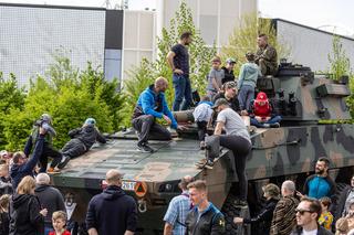 Wystawa sprzętu wojskowego z okazji 25. rocznicy przystąpienia Polski do NATO