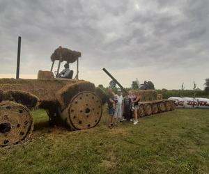 Jarząbkowo: oryginalna dekoracja dożynkowa we wsi