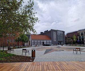 Rybi Rynek w Bydgoszczy niemal gotowy. Eleganckie nabrzeże już cieszy oczy!