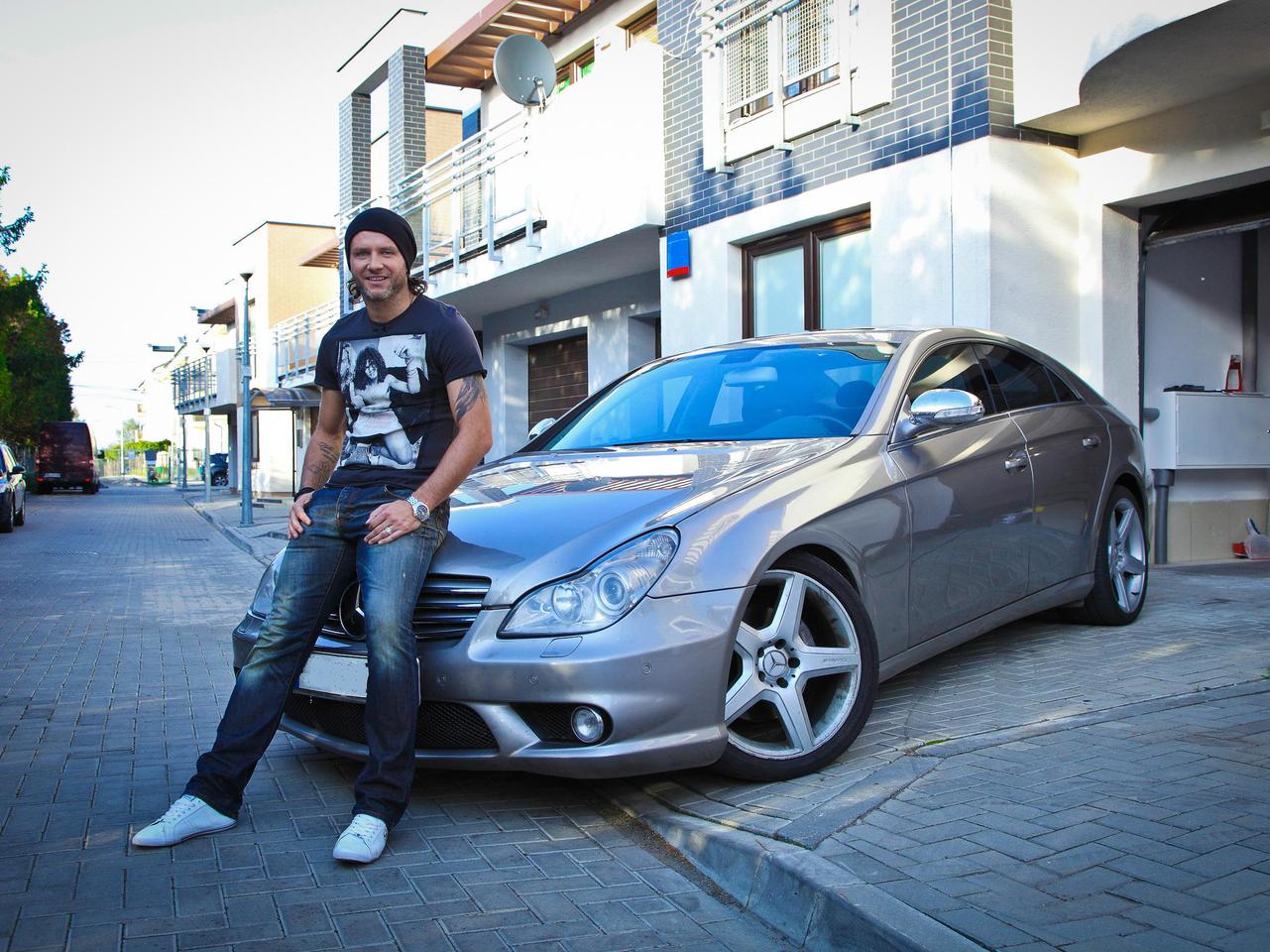 Radek Majdan i jego Mercedes CLS