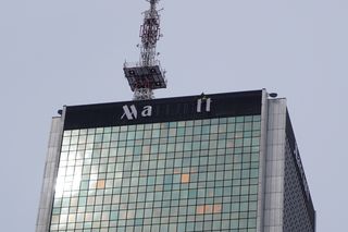 Hotel Marriott: w 35. urodziny słynnego hotelu z budynku znika jego nazwa