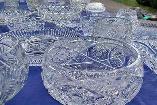 Piękne artefakty na dzisiejszej giełdzie staroci i różności w Starachowicach