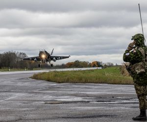 Kanadyjskie CF-18 i CC-130 w Krajach Bałtyckich