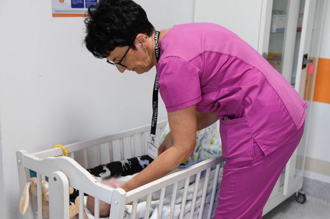 Maleńki Staś samotnie czeka w szpitalu na rodzinę