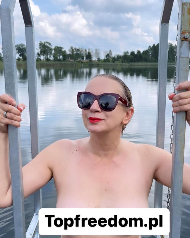 Marzena Rogalska pozuje topless i zachwyca stylizacjami. Trudno uwierzyć, że ma 52 lata