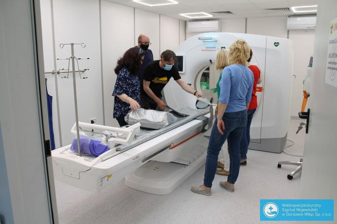 Gorzowski szpital szkoli pracowników by mogli wykonywać badania nowym tomografem  