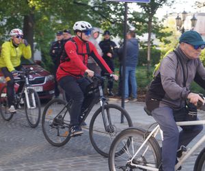 Rowerowa radość i ognisko na mecie. Rodzinna Masa Krytyczna przejechała przez Bydgoszcz