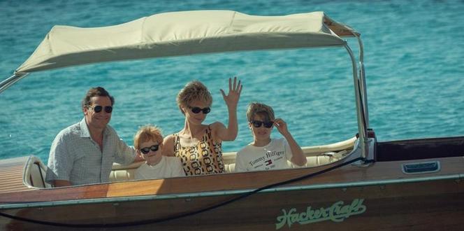 The Crown 5. Książę Karol (Dominic West), Harry (Teddy Hawley), księżna Diana (Elizabeth Debicki), William Timothee Sambor )