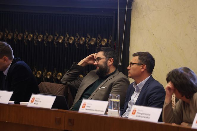 Nadzwyczajna sesja Rady Warszawy