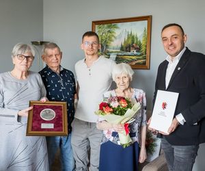 Sto lat pełnych wspomnień! Niezwykła historia Ireny Wincek, bydgoskiej stulatki