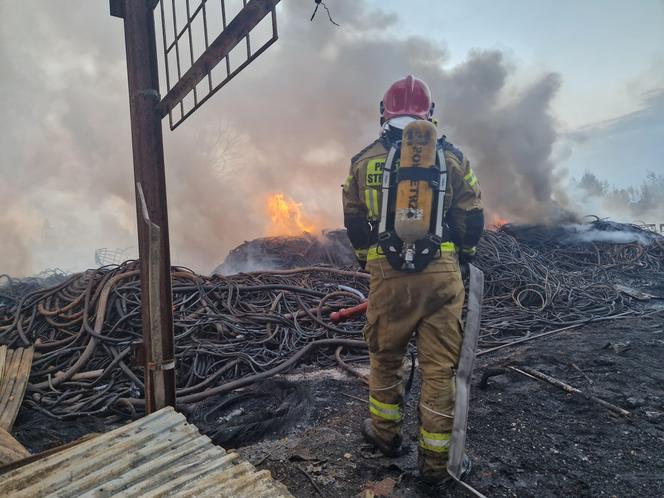 Gigantyczny pożar w Zabrzu. Paliły się niebezpieczne odpady