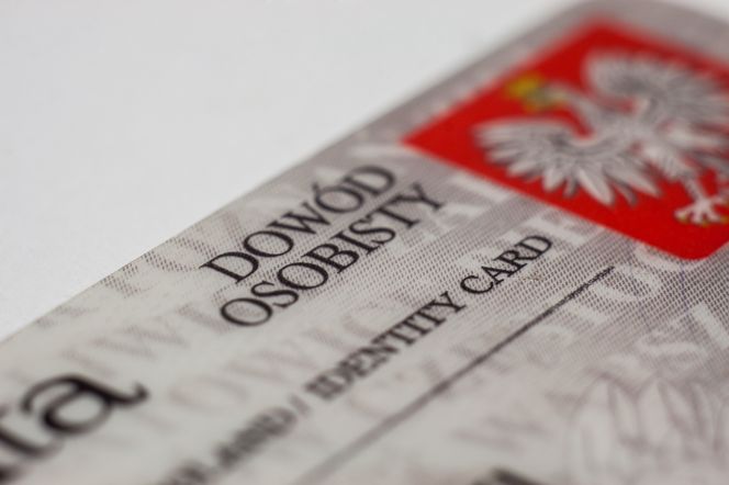 Wniosek o dowód osobisty, unieważnienie paszportu i dane zameldowania teraz w mObywatelu