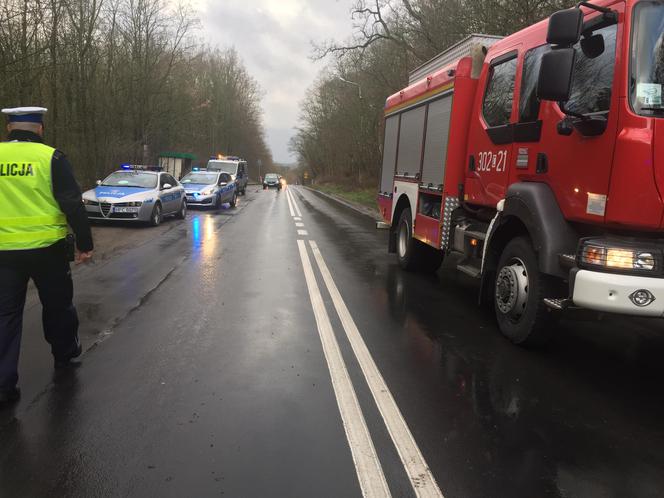 Wypadek w Ostromecku. 3 osoby przewiezione do szpitala w Bydgoszczy