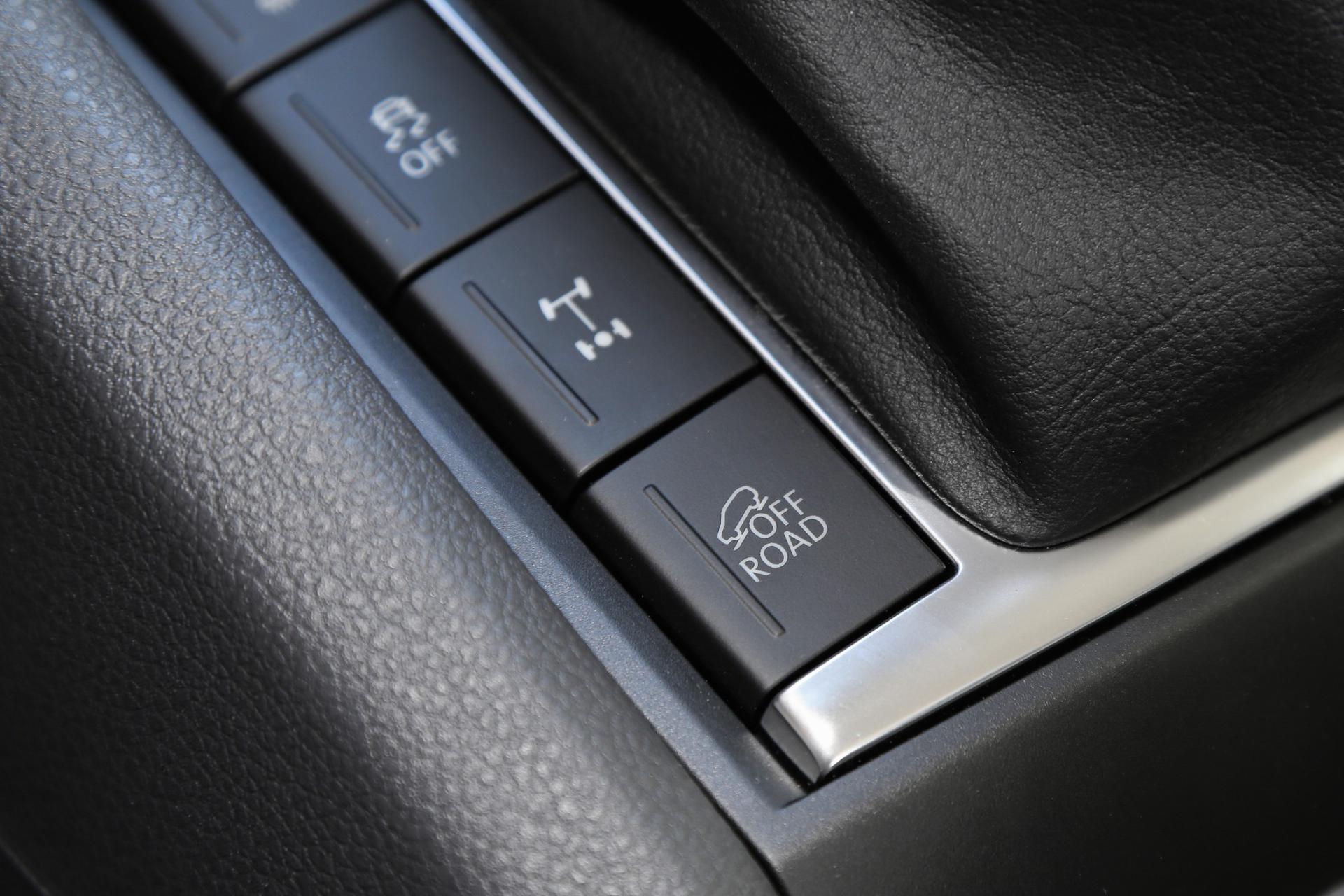 Vw button. Фольксваген джетта 6 кнопка старт стоп. Кнопка включения полного привода amarok. Панель кнопок фольксваген пойнтер. Кнопка включения кондиционера vag.