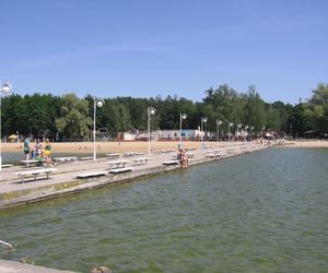 Groźny wypadek nad jeziorem. Skok z molo zakończył się tragedią
