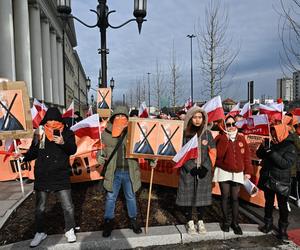 Protest kupców z Marywilskiej przed ratuszem