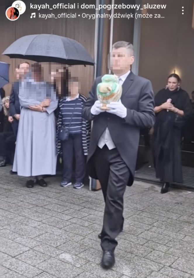 Kayah pożegnała mamę