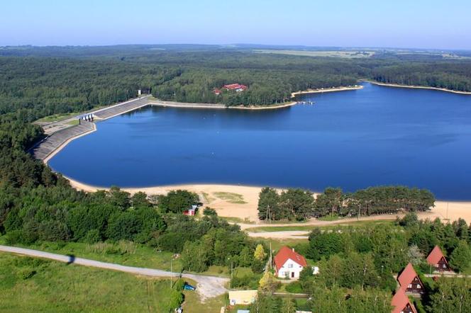 Jezioro Chańcza w Świętokrzyskiem zaprasza w czasie wakacjiw