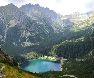 Burze w Tatrach mogą być skrajnie niebezpieczne. Jak zachować się w trakcie? Mówi ratownik TOPR