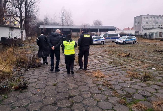 Bezdomni nie chcą pomocy. Koszalińskie służby kontrolują koczowiska