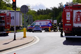 Tragiczny wypadek w Gostyninie. Wjechała toyotą pod tira. Nie żyje