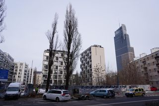 Działka na rogu ulic Grzybowskiej i Przyokopowej na Woli - obecnie trwa tu wycinka drzew przed sprzedażą