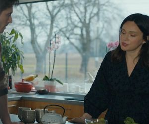 	Barwy szczęścia odc. 3203 nowy sezon po wakacjach. Natalia (Maria Dejmek), Cezary (Marcel Opaliński)