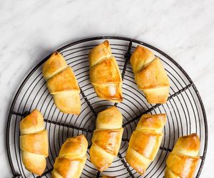 Najlepsze rogaliki piekę tylko z tymi owocami. Są idealnie kruche i w sam raz słodkie 