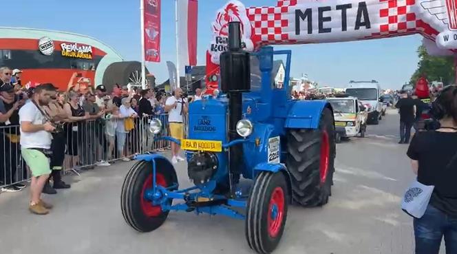 Wystartował słynny Rajd Koguta! Na trasie kilka tysięcy zabytkowych aut 