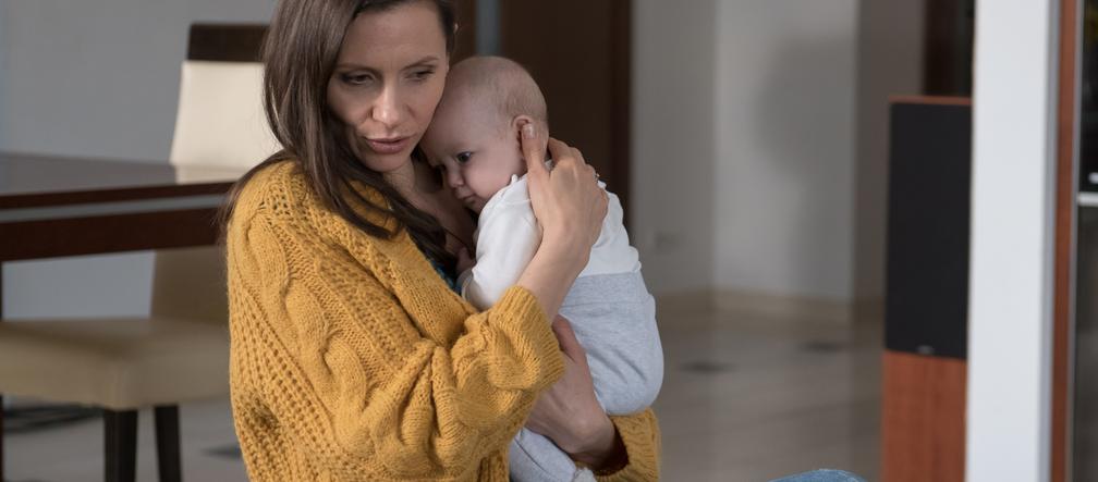 Na Wspólnej, odcinek 2716. Gosia (Anna Kerth), Szymon (Oliwia Glanowska)