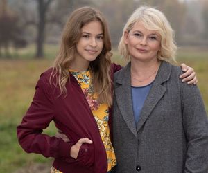 M jak miłość odc. 1425. Marta (Dominika Ostałowska), Ania (Gabriela Świerczyńska)