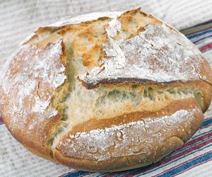 Jak upiec chleb żytni? Najlepszy przepis na domowy chleb z żytniej mąki