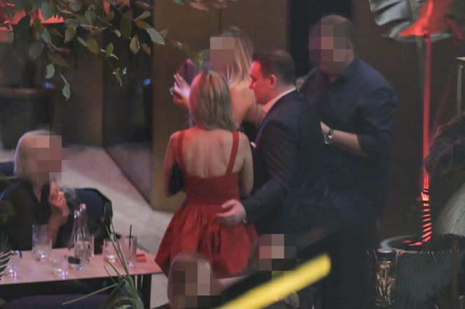 Joanna Krupa w objęciach Dominika Tarczyńskiego.