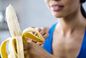 Co się dzieje z ciałem gdy jesz za dużo bananów? 7 potencjalnych skutków ubocznych