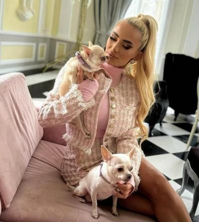 Iza Macudzińska "Królowa Życia", mama Elizy