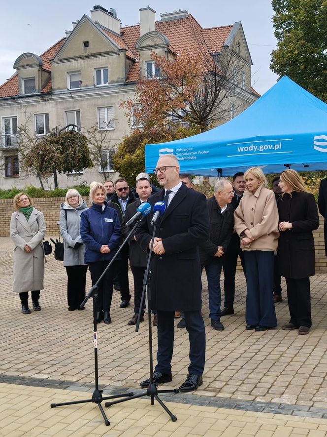 Nabrzeże miasta na Mazurach zmieniło się nie do poznania. Tak wygląda po remoncie