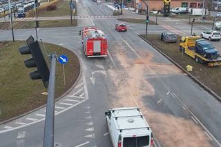 Poważny wypadek na al. Wojska Polskiego w Bydgoszczy. Są duże utrudnienia w ruchu 