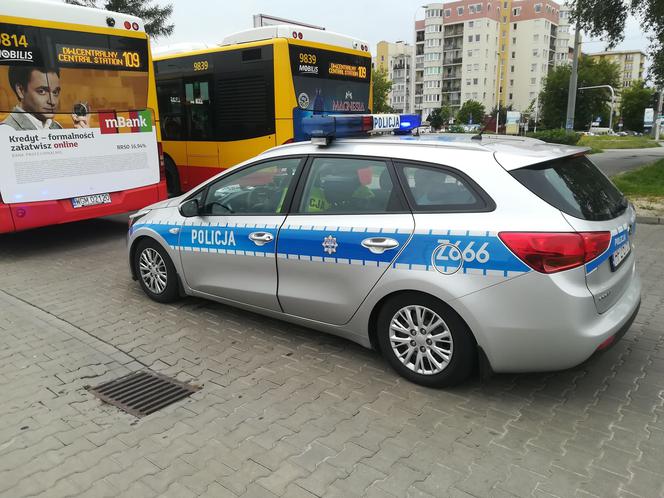 Trwają policyjne kontrole kierowców autobusów w Warszawie! Co bada policja? [ZDJĘCIA]