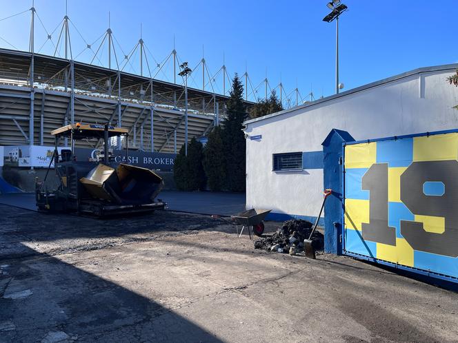 Remont w parku maszyn na stadionie Stali Gorzów