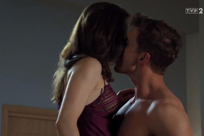 M jak miłość odc. 1403. Ania (Maria Pawłowska), Marcin (Mikołaj Roznerski)