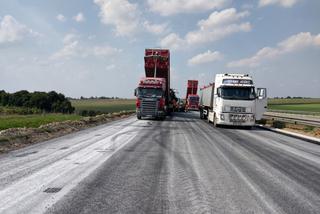 Remont na autostradzie A4 w środku lata. Kierowcy mdleją w korku, a służby rozdają wodę