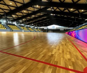 Nowe bandy LED w hali Trapez