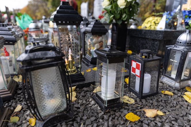 Tak wygląda grób Macieja Krakowiana przez 1 listopada